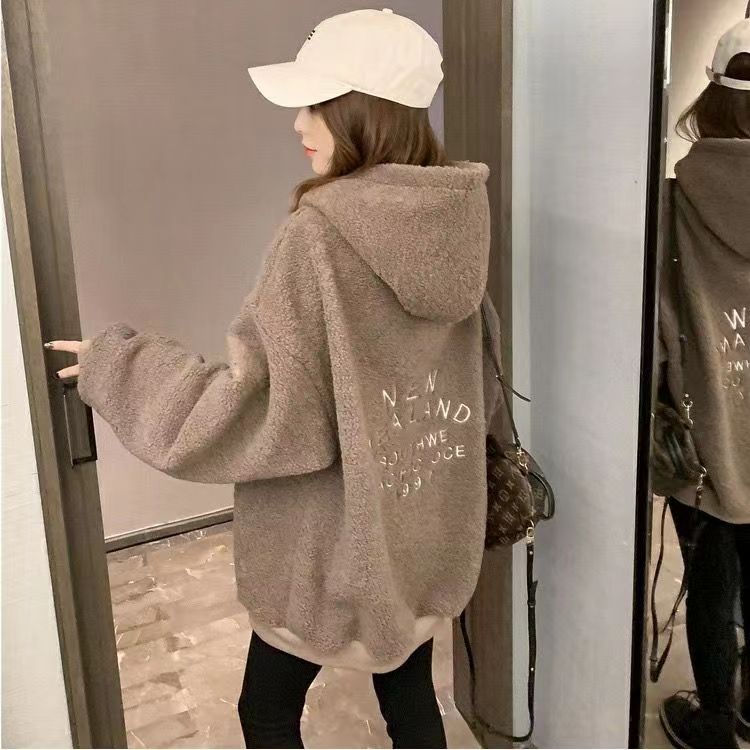 Nhiều kiểu áo len len cừu mới dành cho nữ mùa thu đông, phiên bản hàn quốc, vừa vặn, có mũ trùm đầu sang trọng và dày, xu hướng áo khoác và áo khoác dài trung bình