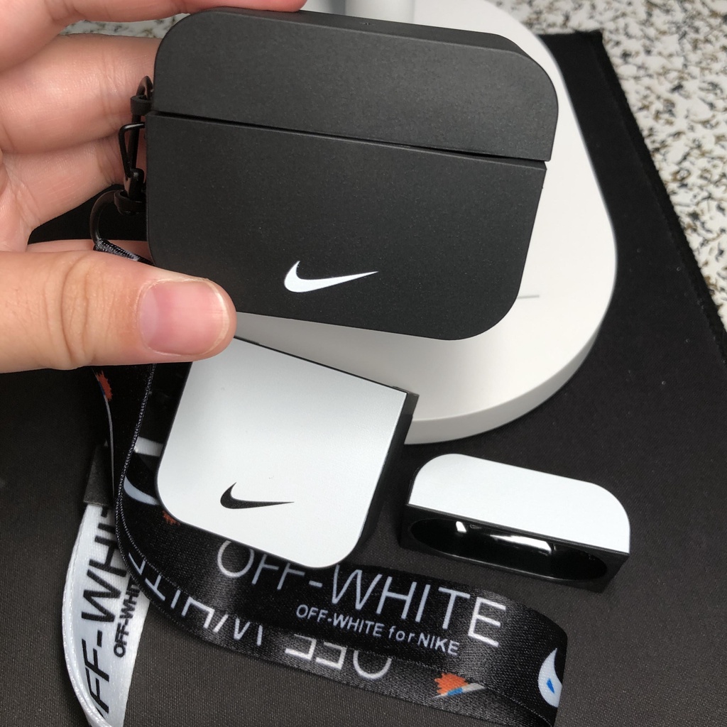 Vỏ Bảo Vệ Hộp Sạc Tai Nghe airpods pro 2 pro 1 2 3 Màu Trắng Đen Có Móc Treo Thời Trang