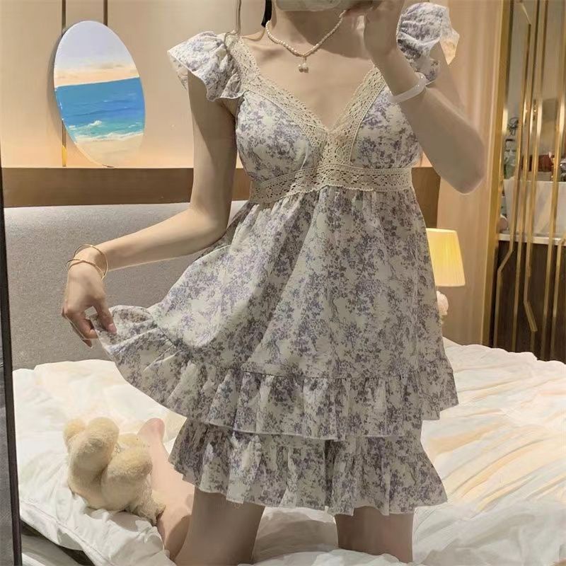 Bộ Đồ Ngủ Áo Hai Dây Cổ Chữ V Phối Ren Hoa + Quần Short Có Mút Đệm Ngực Thời Trang Mùa Hè Cho Nữ