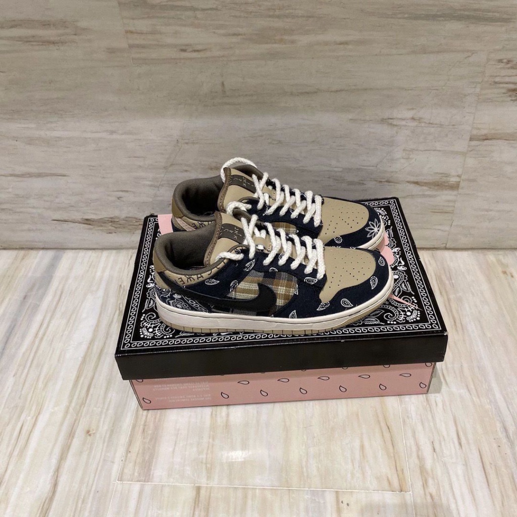 Chất Lượng Cao SB DUNK Giày Thể Thao Chạy Bộ Đá Banh / Trượt Ván Cổ Thấp Đế Thấp Hình Hoa Cổ Điển Đơn Giản Cho Cặp Đôi Nam Nữ