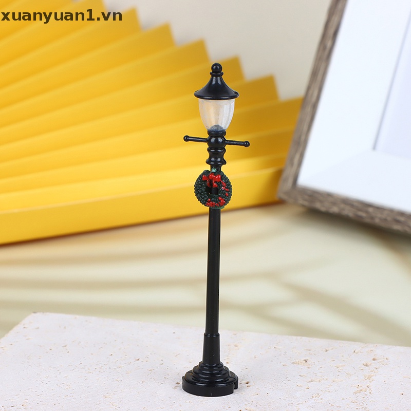 Mô Hình Đèn Đường Mini Tỉ Lệ 1 / 12 Dùng Để Trang Trí Nhà Búp Bê