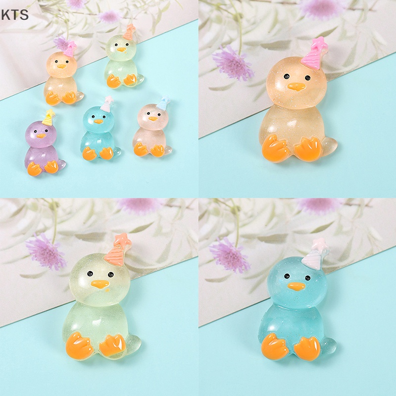 Set 2 Tượng Gà Con Bằng Nhựa Phát Quang Dễ Thương Dùng Để Trang Trí