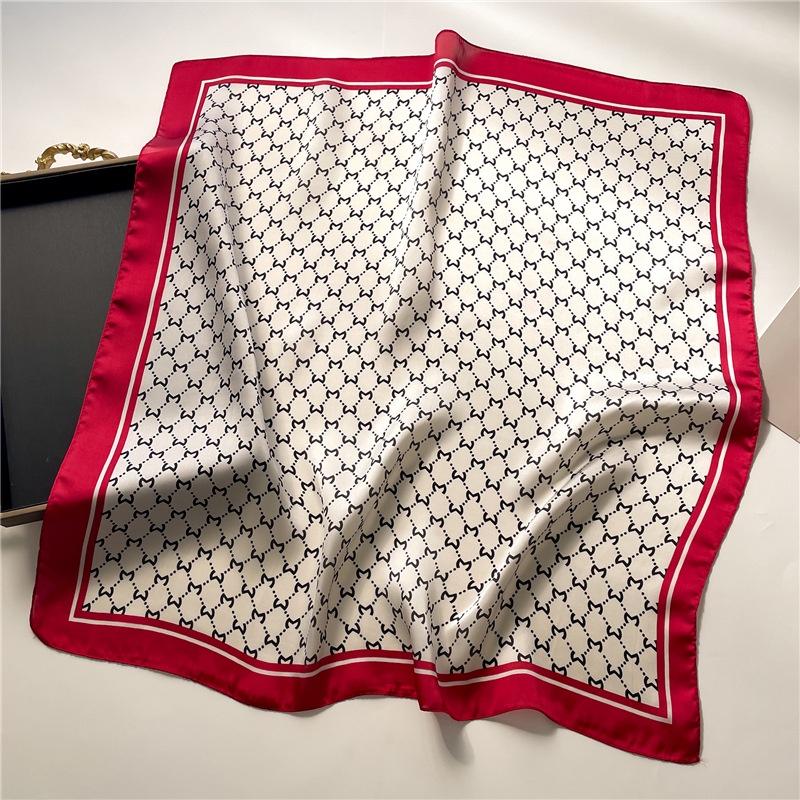 Khăn Choàng Cổ Hình Vuông 70x 70cm In Họa Tiết Hoa &amp; Chữ M Bằng Lụa Thời Trang Cho Nữ