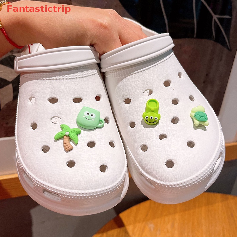 1 Cặp Giày Croc DIY Họa Tiết Hoa Hoạt Hình Dễ Thương Có Thể Tháo Rời Cho Bé