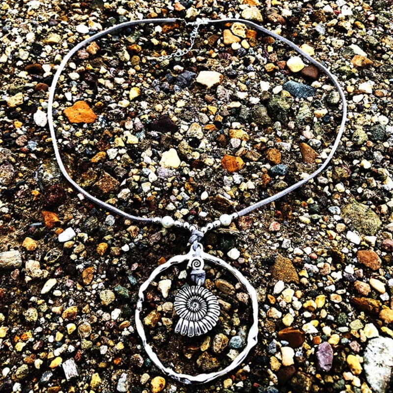Vòng cổ Mặt Hình Vỏ Ốc Phong Cách Dân Tộc Dành Cho Nữ