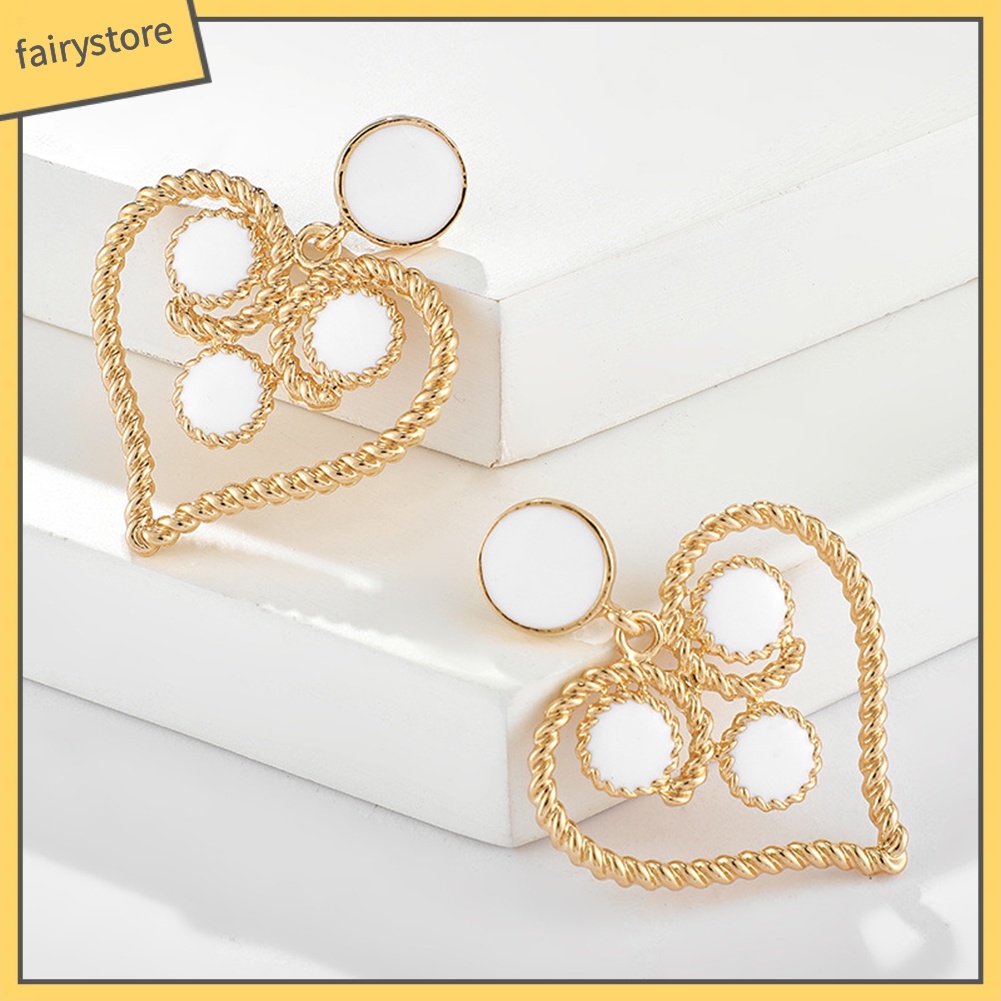 Đôi Khuyên Tai Hình Trái Tim Rỗng Phong Cách Vintage Cho Nữ