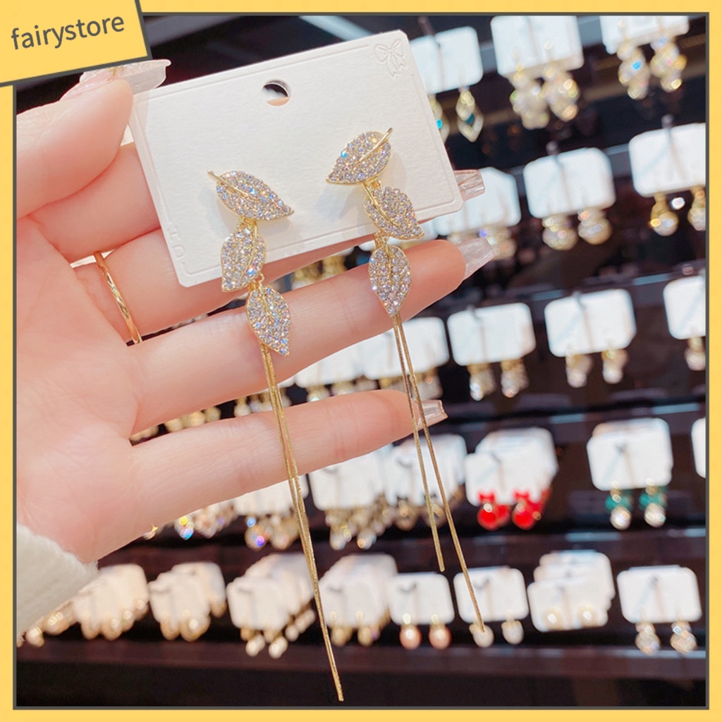 1 Đôi Bông Tai Dáng Dài Hình Chiếc Lá Bằng Hợp Kim Sáng Dành Cho Nữ