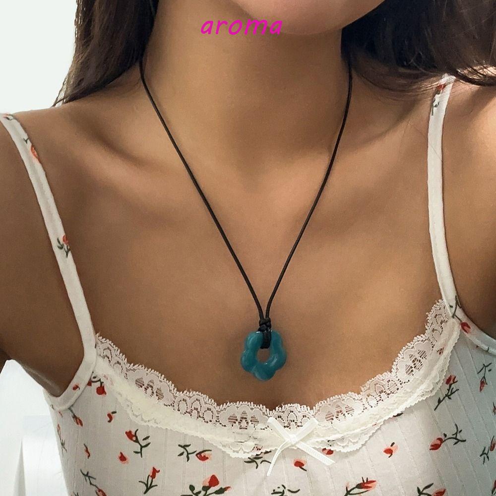 Vòng cổ Choker Bằng Acrylic Mặt Hình Hoa Đơn Giản Ngọt Ngào Cho Nữ