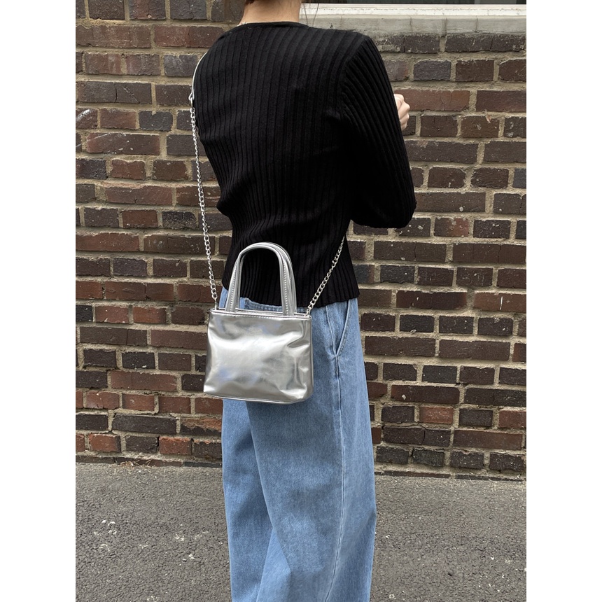 Túi Xách Đeo Vai Phối Dây Xích Màu Bạc Phong Cách Thời Trang Hàn Quốc