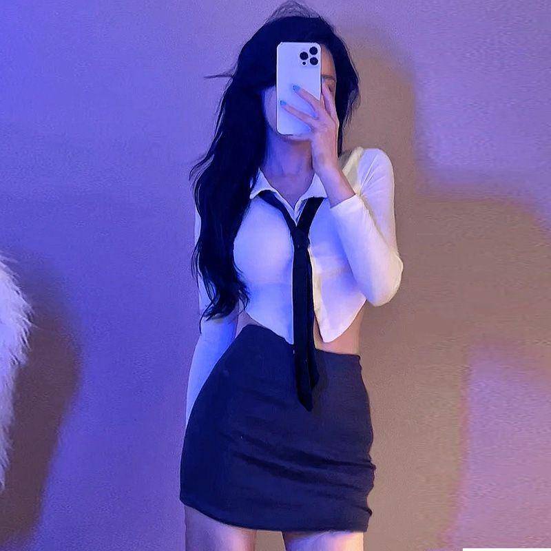 Bộ Áo Sơ Mi Trắng Tay Dài Dáng Ôm Phối Chân Váy Ngắn Ôm Eo Dễ Thương Cho Bạn Gái