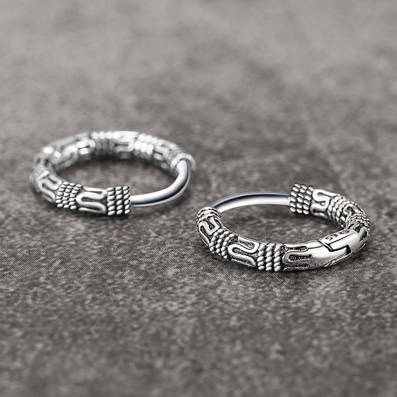 Khuyên Tai Tròn Họa Tiết Retro Thái Màu Bạc Cho Nam Và Nữ