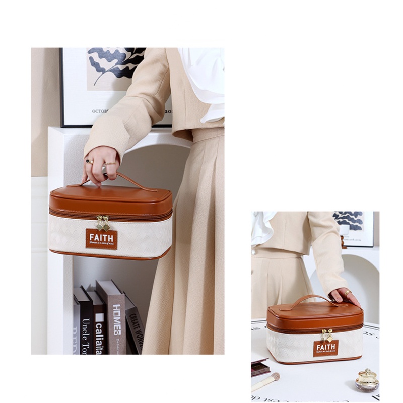 Túi Vuông Đựng Đồ Trang Điểm Sang Trọng Tiện Dụng Khi Đi Du Lịch