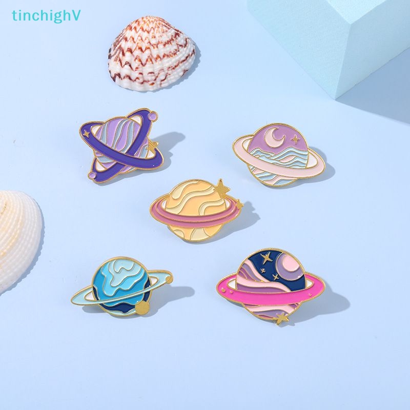 [TinchighV] Huy Hiệu Cài Áo Bằng Kim Loại Tráng Men Họa Tiết Hành Tinh Không Gian Vũ Trụ Hoạt Hình Lãng