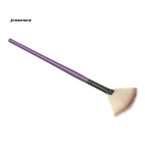 1 Cọ Trang Điểm Hình Quạt Chuyên Nghiệp