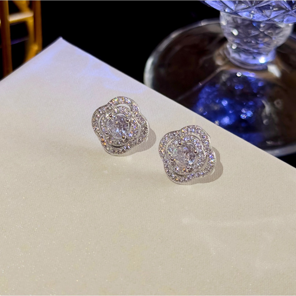 Khuyên Tai Hoa Trà Đính Đá Zircon Tinh Xảo Thời Trang Hàn Quốc