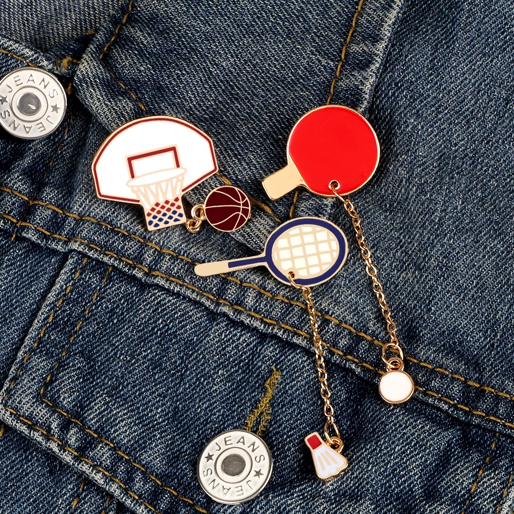 Ghim Cài Áo Hình Trái Bóng Thể Thao Cho Bạn Bè