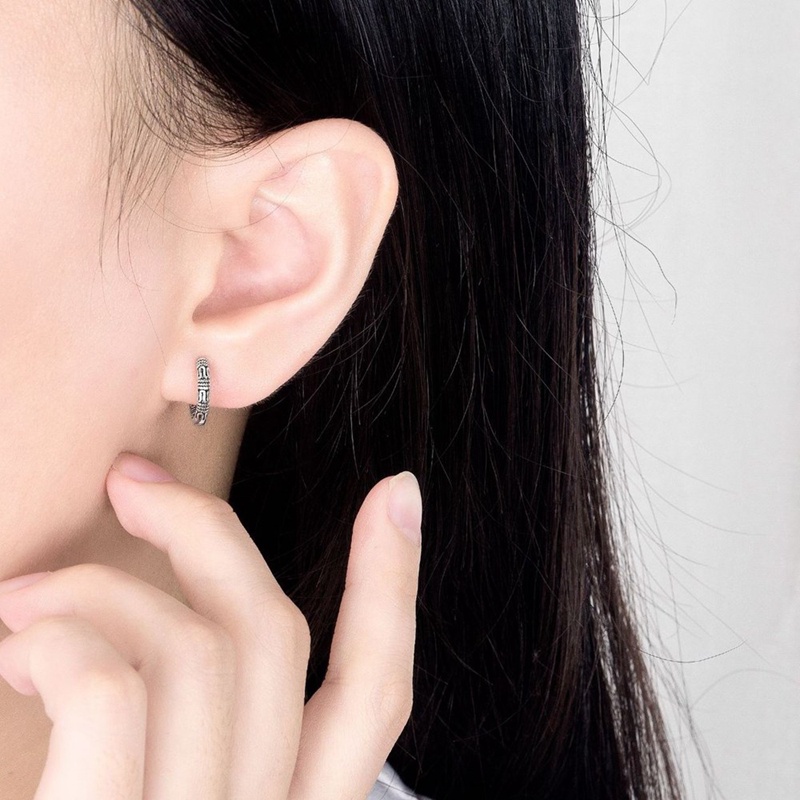 Khuyên Tai Tròn Họa Tiết Retro Thái Màu Bạc Cho Nam Và Nữ