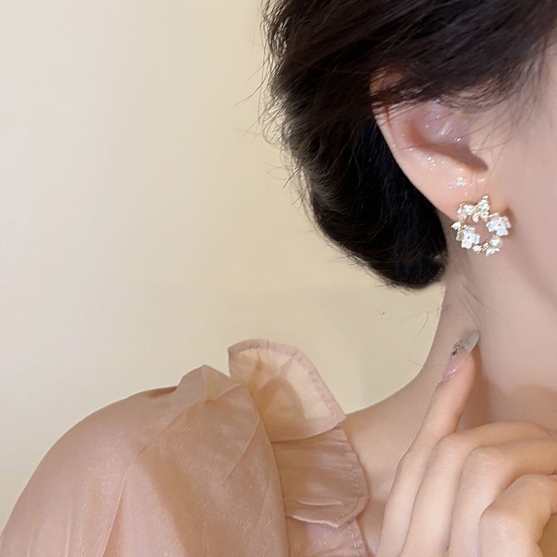 Khuyên Tai Hình Hoa Bướm Phong Cách Mới 2023 Cho Nữ YR