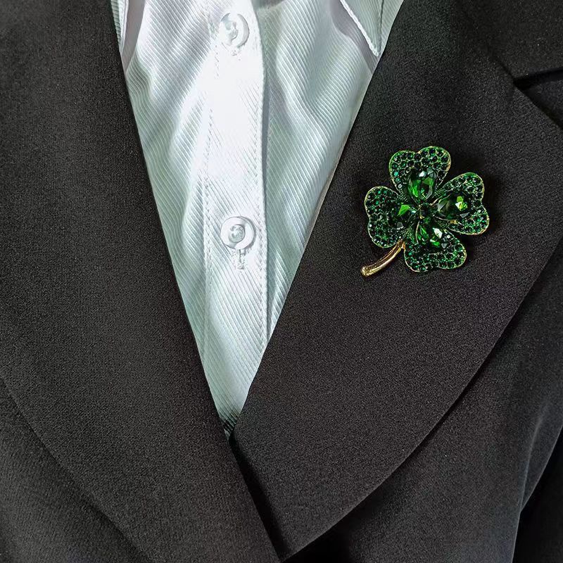 Ghim Cài Áo Hình Cỏ Bốn Lá Đính Đá Pha Lê Cao Cấp Dành Cho Nữ
