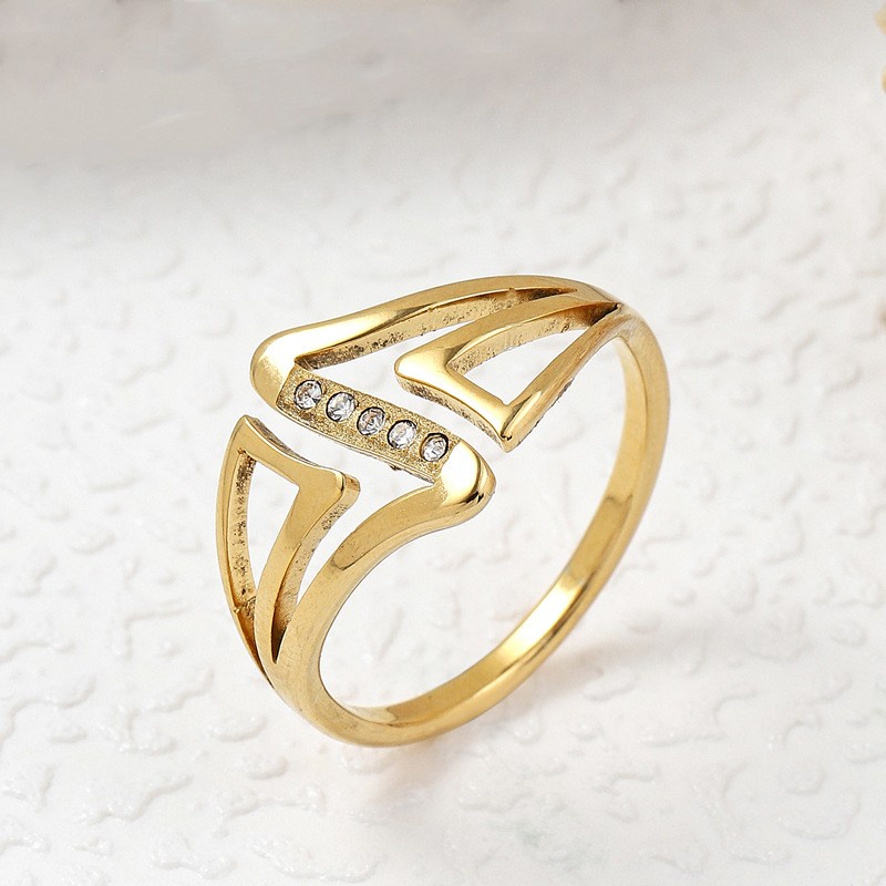 Nhẫn zircons tam giác bằng thép không gỉ hoàn toàn mới, nhẫn nữ bằng thép titan phong cách retro.