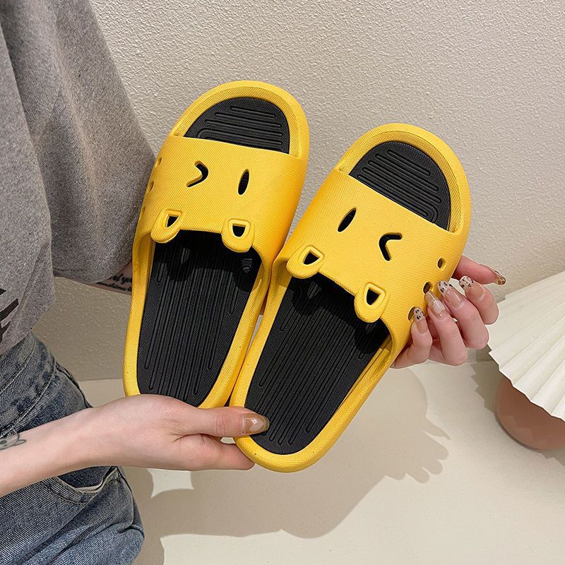 Two-color puppy slippers nữ 2021 phong cách mới thời trang dễ thương phim hoạt hình giày ở nhà đế mềm cặp đôi dép phòng tắm dễ thương em38