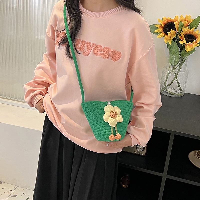 Túi Đeo Chéo Đan Lát Đính Hoa Thời Trang Mới Cho Nữ