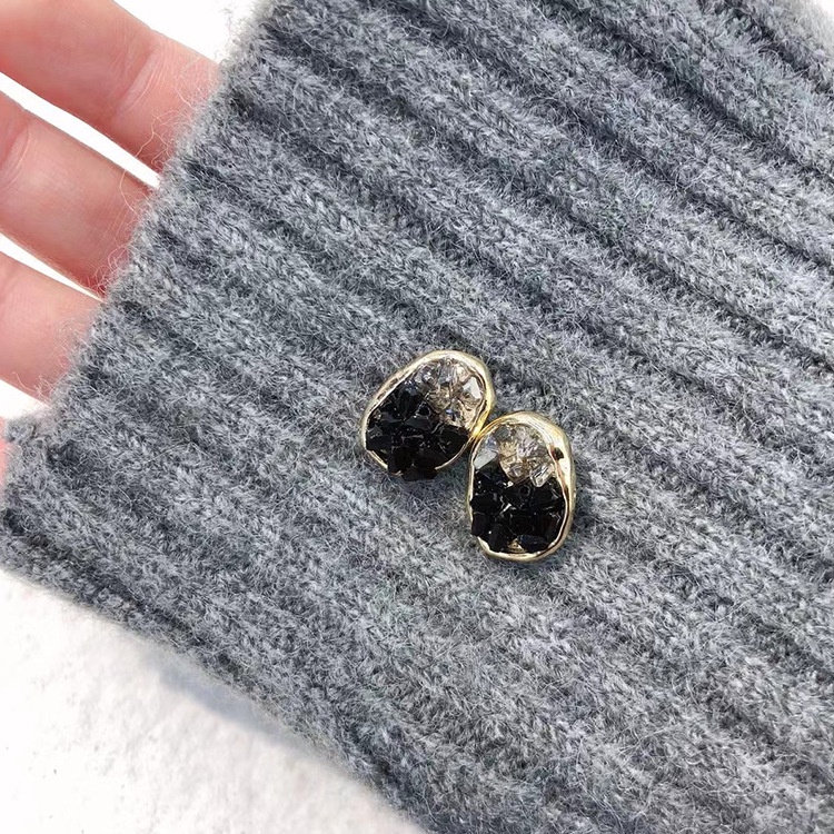 Bông Tai Kim Loại Màu Sắc Tương Phản Phong Cách Retro Dành Cho Nữ