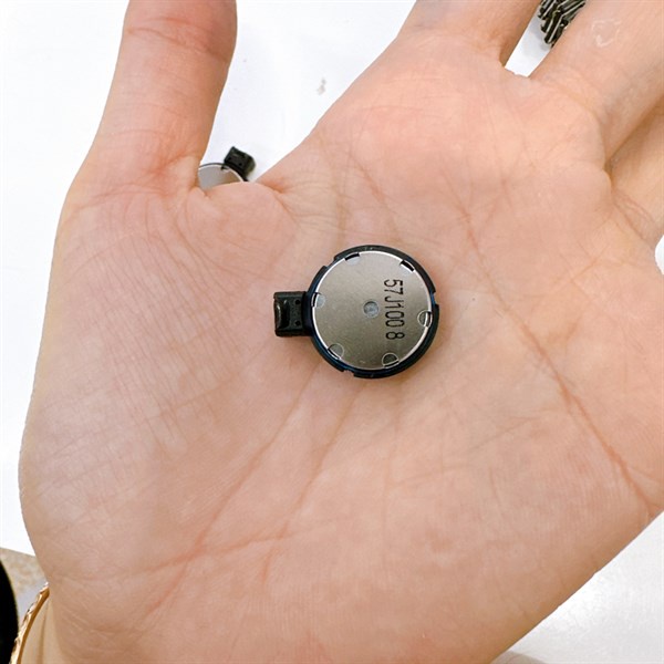 Loa ngoài Nokia 105 hàng như hình.