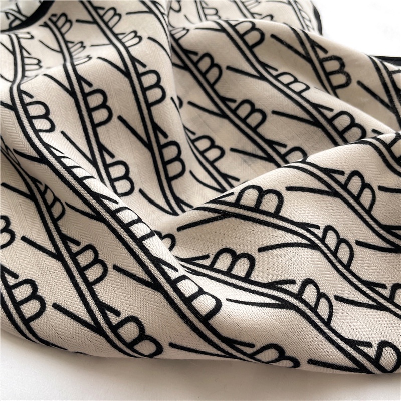 Khăn Choàng Cổ Vuông 65cm Vải Nhung Mỏng Mềm Mại In Chữ B Live Generation Mới Cho Nữ