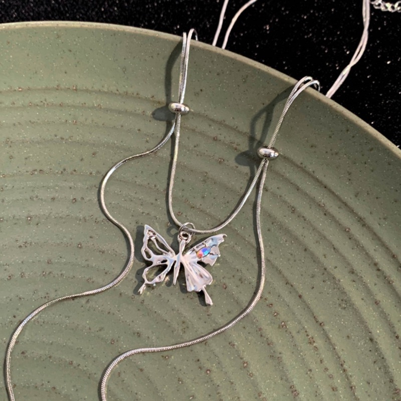 Vòng Cổ Titan Nhẹ Nhàng Hình Bướm Thiết Kế Lộ Xương Đòn Cao Cấp Phong Cách Hàn Quốc Sang Trọng