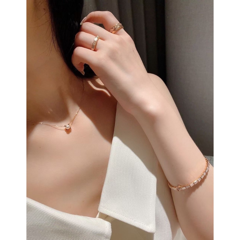 CARTIER Vòng cổ Thép Titan Mặt Chữ C Thời Trang Cho Nam Nữ