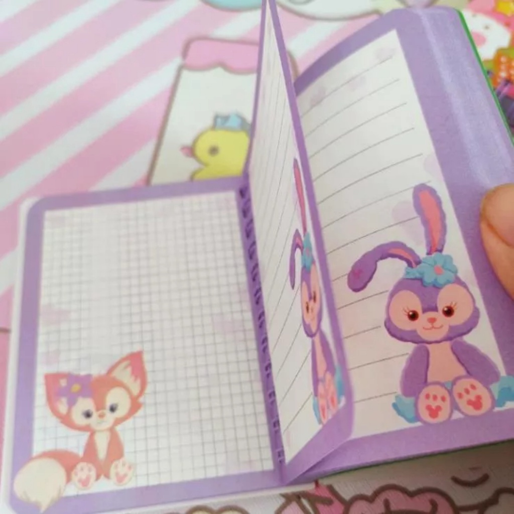 PVN59730 Sổ Tay Mini Ghi Chép Có Quai Xách Gấu Dâu Lotso Dễ Thương