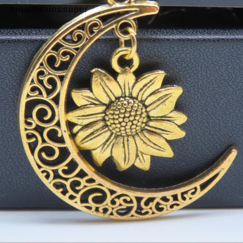 Móc Khóa Mặt Hình Mặt Trăng / Hoa Hướng Dương Màu Vàng Phong Cách Vintage Dành Cho Nữ SBS