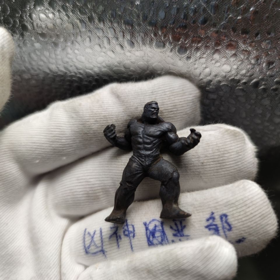 Mô Hình Nhân Vật Hulk Trong Avengers Marvel Bằng Đồng Nguyên Chất