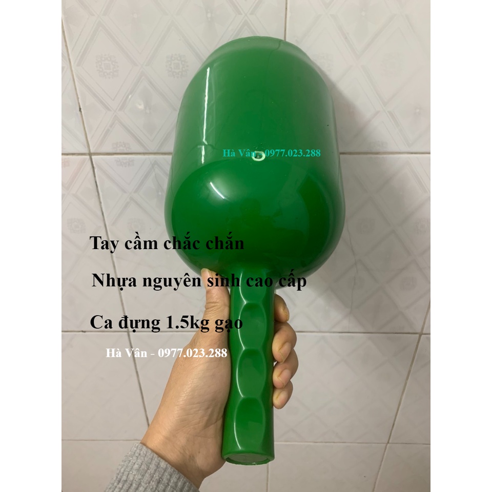 Ca nhựa xúc cám 1.5kg - Gáo Xúc Cám Bằng Nhựa Nguyên Sinh Cao Cấp, An Toàn