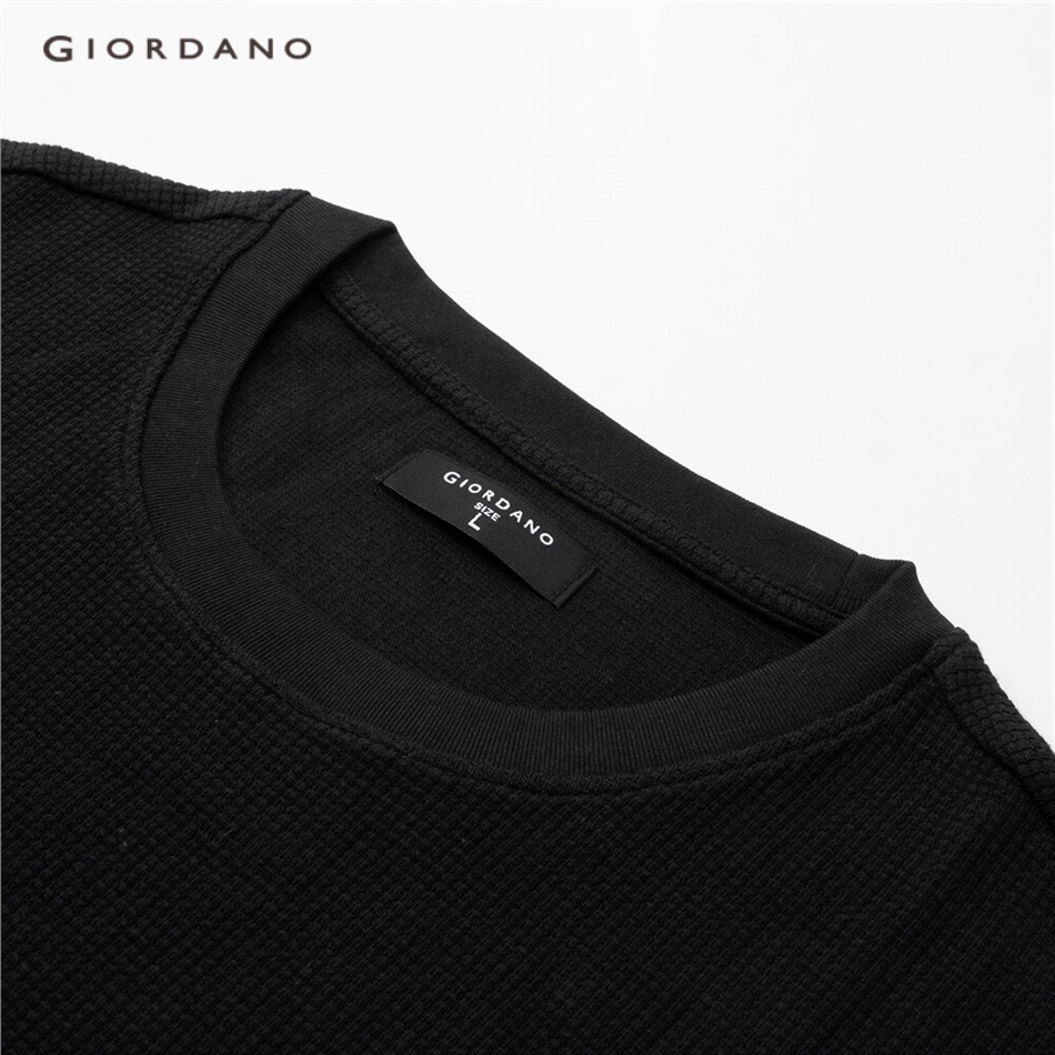 Áo thun GIORDANO 13023304 vải waffle dáng rộng tay ngắn có túi dành cho nam