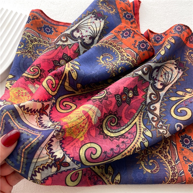 Khăn Choàng Cổ Hình Vuông Bằng Vải Nhung Mỏng In Họa Tiết Động Vật Cá Tính Thời Trang Xuân Hè Mới