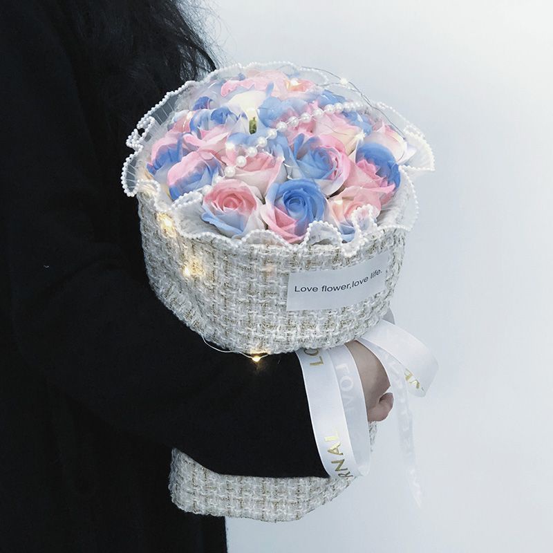 Bó Hoa Hồng Sáng Tạo Dùng Làm Quà Tặng Cho Bạn Gái / Bạn Gái