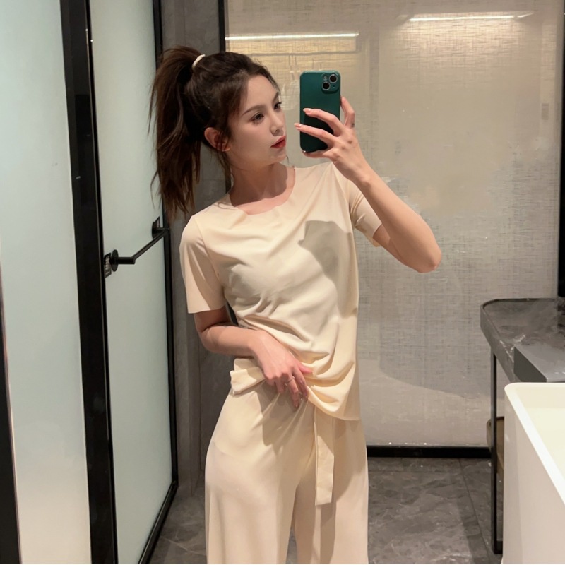 Bộ đồ ngủ ngắn tay/quần tây ở nhà chất liệu lụa băng phù hợp với bộ đồ ngủ mùa hè cho nữ