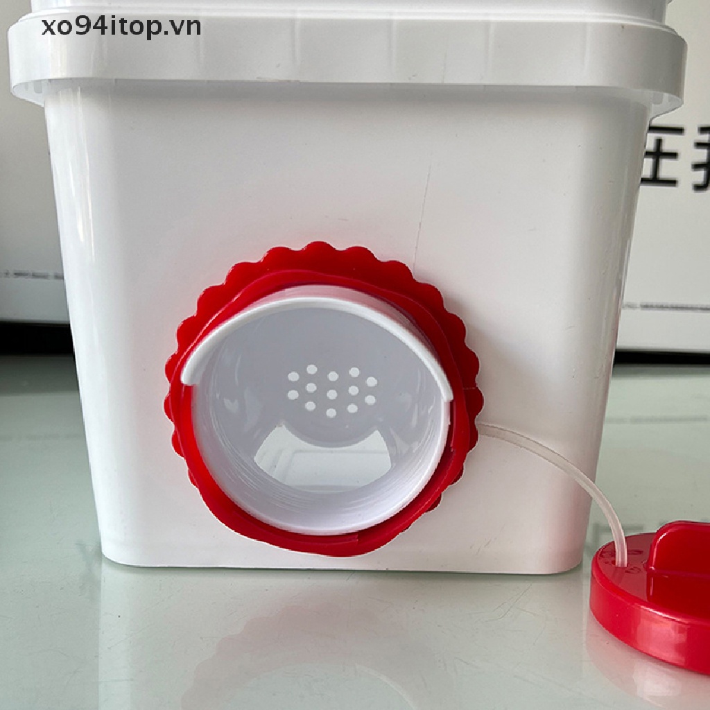 Dụng Cụ Cho Gà Ăn Bằng Nhựa Tiện Dụng