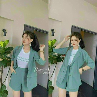 Sét đồ 3 món gồm áo blazer phối áo thun cotton in chữ và quần short cạp chun siêu xinh, si
