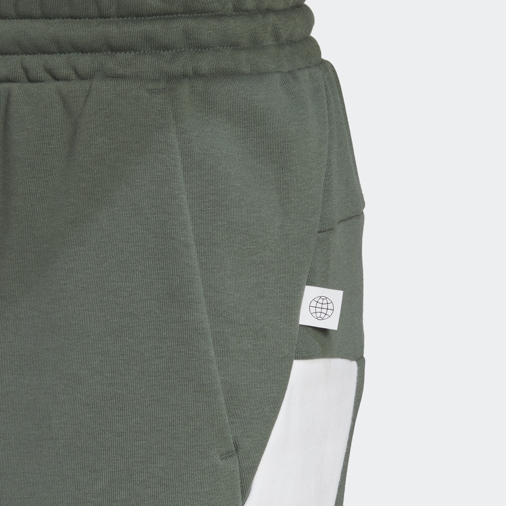 Adidas Phong cách sống Quần Short Thêu Badge of Sport Future Icons Nam màu xanh lá HM7878