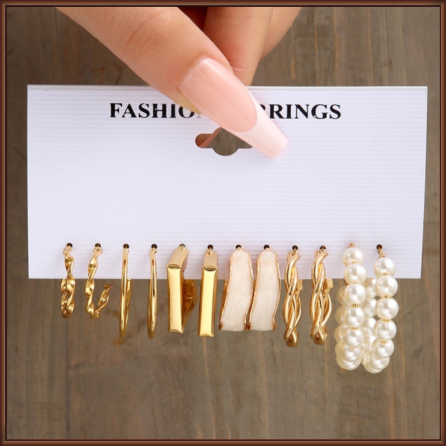 Bộ Khuyên Tai Hình Vuông Bằng Kim Loại Đính Ngọc Trai Cổ Điển Cho Nữ