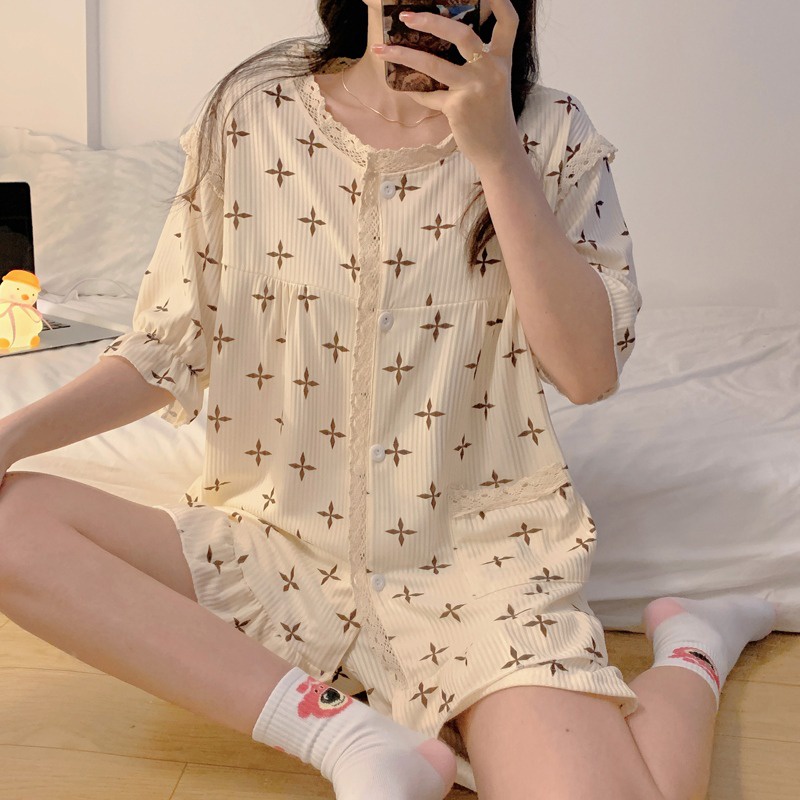 Bộ Đồ Ngủ Ngắn Tay Viền Ren Phong Cách Pháp Ngọt Ngào Mới Cho Nữ