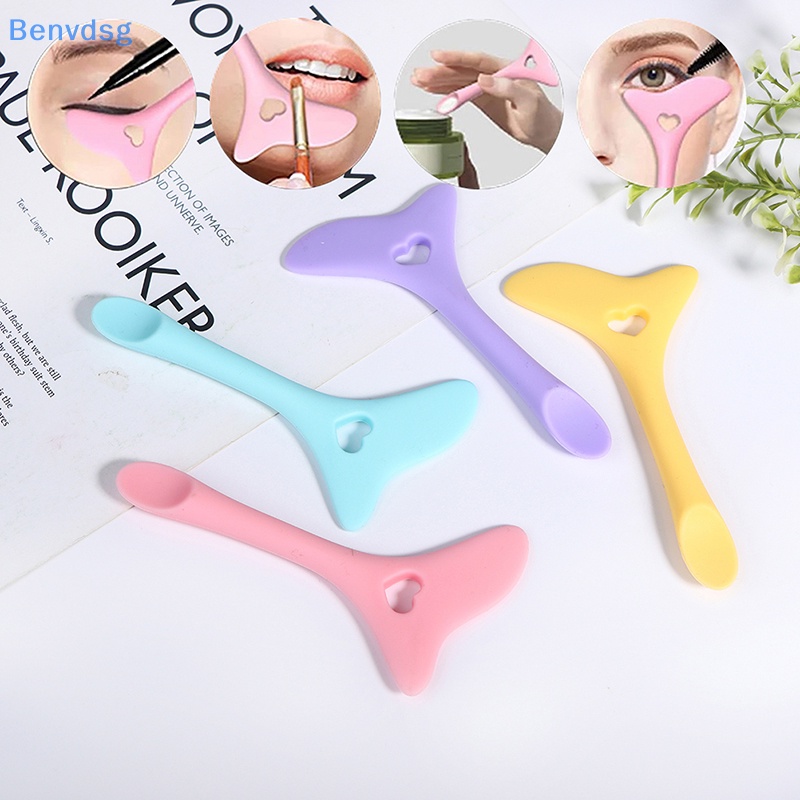 Khuôn Hỗ Trợ Kẻ Mắt Hình Đôi Cánh Độc Đáo Tiện Dụng