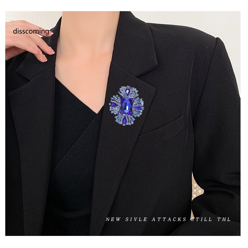 Áo Thun In Hình SL SL SL Thời Trang Năng Động| Trâm Cài Áo Đính Pha Lê Sang Trọng Thời Trang Cao Cấp