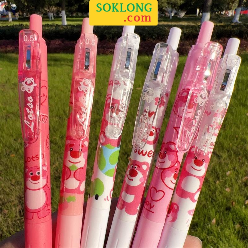 Bút bi gấu dâu Lotso B81 viết gel mực đen ngòi 0.5 đáng yêu, bút gấu hồng dễ thương, ngọt ngào, bút viết bấm trơn tru