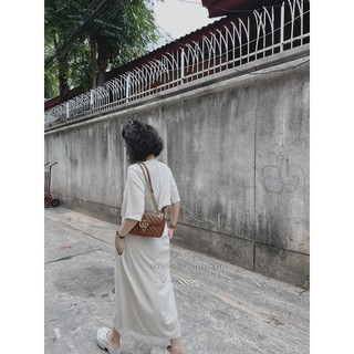 đầm suông ba.sic khoét sau lưng 