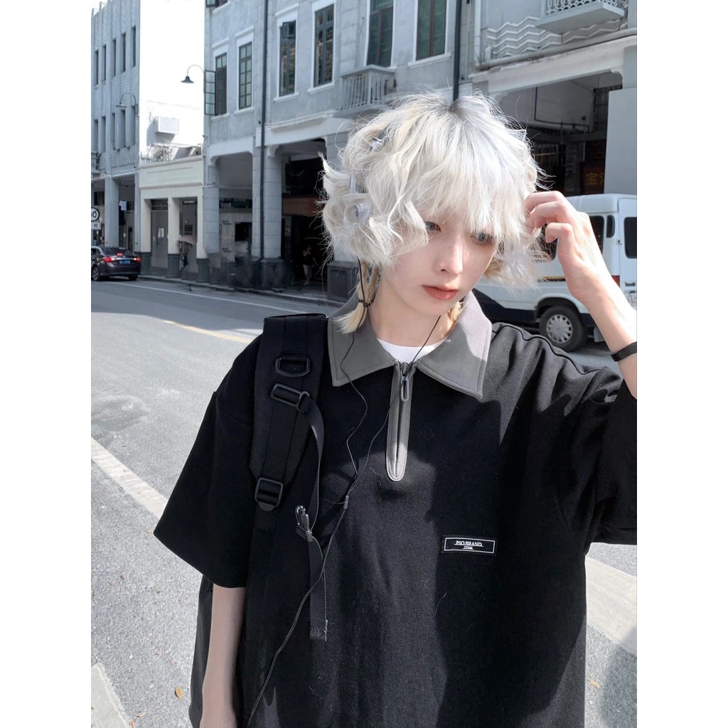 【luckin men's】áo thun unisex，áo đôi nam nữ，áo nam đẹp，áo phông nam，Áo polo Ngắn Tay Có Khóa Kéo Phong Cách retro Nhật Bản Thời Trang Mùa Hè Dành Cho Nam，áo sơ mi，thời trang nam，oversize nam，áo thun có cổ，kaki，đen，