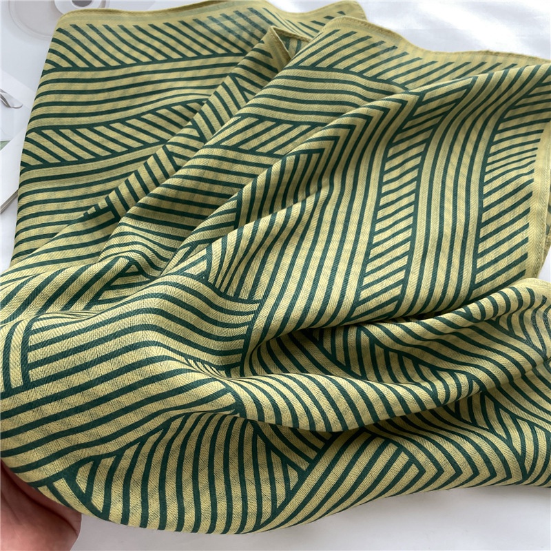 Khăn Choàng Cổ Hình Vuông Bằng Vải Nhung Kích Thước 65x65cm Thời Trang Xuân Hè